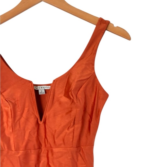 Haute Monde | Orange silky sleeveless deep v-neck midi dress - Picture 4 of 12